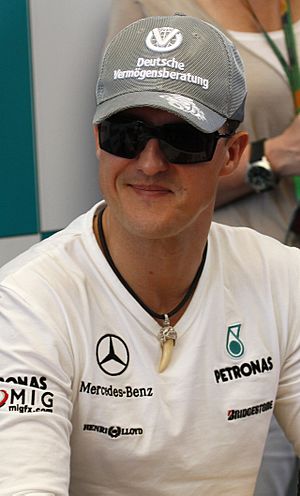 Archivo:Michael Schumacher 2010 Malaysia