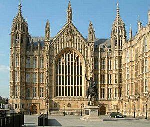 Archivo:Palace of Westminster Westminster Hall south