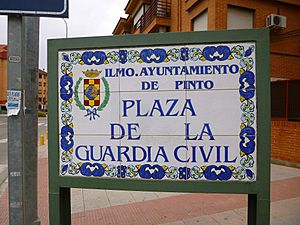 Archivo:Pinto - Plaza de la Guardia Civil 1