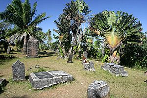 Archivo:Pirates Cemetery Ile Ste Marie Madagascar
