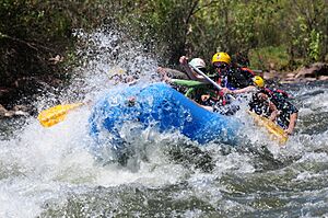 Archivo:Rafting en Salta