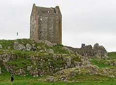 Archivo:Smailholm Tower 22407 from N