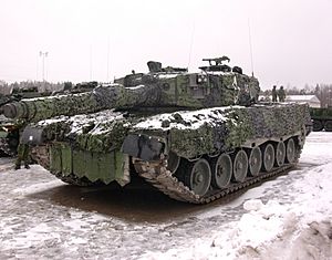 Archivo:Stridsvagn 121 (Swedish Leopard 2A4)