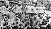 Archivo:Swedish squad at the 1958 FIFA World Cup (2)