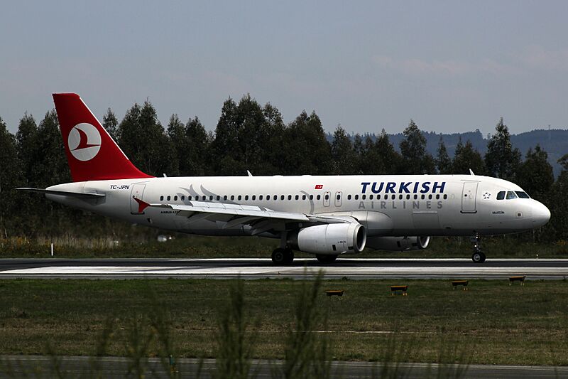 TC-JPN A320 Turkish SCQ 01
