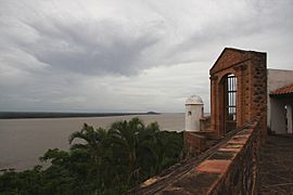 Vista del Castillo de San Diego de Alcalá o Fuerte Campo Elías con el Río Orinoco. Municipio Casacoima. Delta Amacuro. Venezuela.