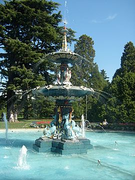 Water fountain at Christchurch Botanical Gardens.JPG