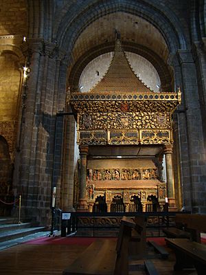 Avila iglesia san Vicente cenotafio martires 02 lou.JPG