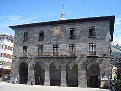 Archivo:Casa consistorial de Azcoitia