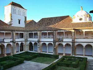 Archivo:Claustro do Convento de Nossa Senhora da Assunção - Faro - 30.11.2018