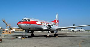 Archivo:Convair-240-color
