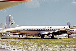 Archivo:Douglas DC-6B FAE43266 TAM Ecuador MIA 170472 edited-2