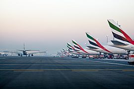 Archivo:Emirates tails (8499979565)