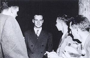 Archivo:Feynman and Oppenheimer at Los Alamos