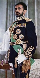 Archivo:Haile Selassie in full dress