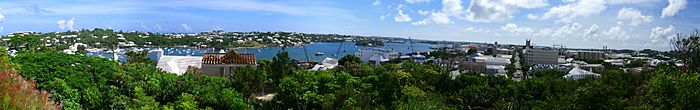 Archivo:Hamilton, Bermuda Panorama