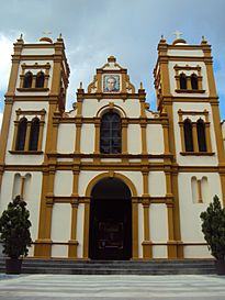 Archivo:Iglesia Parroquial San Antonio María Claret