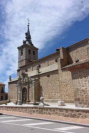 Archivo:Iglesia de Santiago Apóstol, Cuerva 01