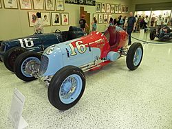 Archivo:Indy500winningcar1941