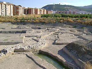 Archivo:Jaén - Muralla calcolítica