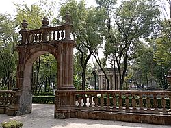 Archivo:Jardín de Santiago (Tlatelolco, CDMX)