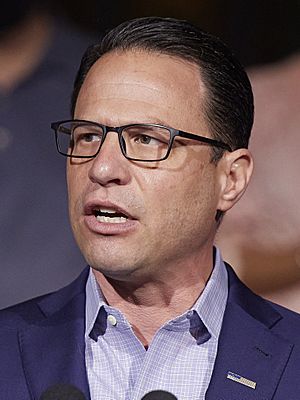 Archivo:Josh Shapiro 2022 (cropped)