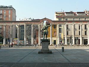 Archivo:Milano ColonneSanLorenzo.03
