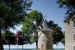 Moulin à vent Pointe-Claire-7947.jpg