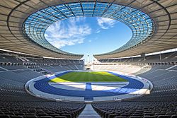 Archivo:Olympiastadion Berlin Sep-2015