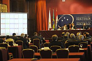 Archivo:Parlamento do Mercosul 2010 Mercosul (4999372816)