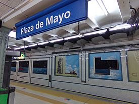 Plaza de Mayo - línea A 01.jpg