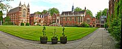 Selwyn College Old Court Panorama from North-West corner.jpg