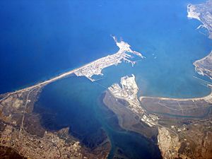 Archivo:Vista aerea bahia Cadiz