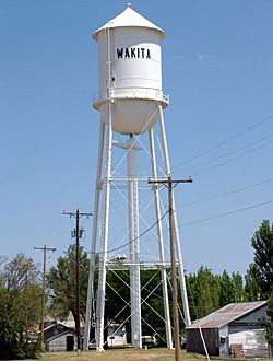 Wakita, OK-watertower.jpg