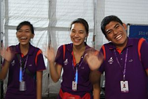 Archivo:YOGOpeningCeremony-Volunteers-Singapore-20100814-01
