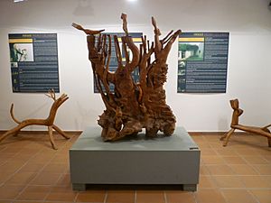 Archivo:Árbol de la vida Museo Pedro Gilabert