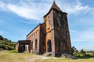 Archivo:06-Church of Christ Bokor Hill-nX-1