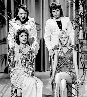 Archivo:ABBA - TopPop 1974 1