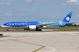 Air Tahiti Nui, F-ONUI, Boeing 787-9 Dreamliner (49589245661).jpg
