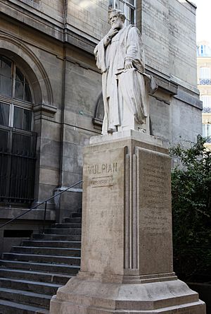 Archivo:Alfred Vulpian statue