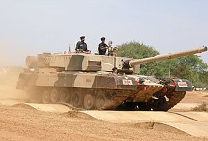 Archivo:Arjun MBT bump track test