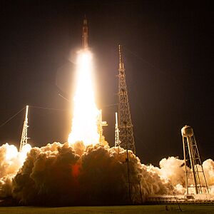 Archivo:Artemis I Launch (NHQ202211160030)