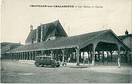 Archivo:CHATILLON S CHALARONNE - Les Halles et l'Eglise