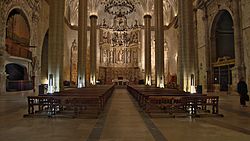 Archivo:Catedral de Barbastro. Interior