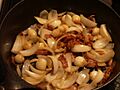 Coq au vin - étape lardons, oignons et ail 2005-11-20