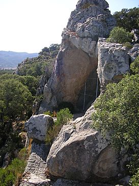 Cueva Bailarinas exterior.JPG