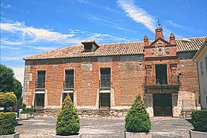 Archivo:Fachada del Palacio de Clavería o del Norte.