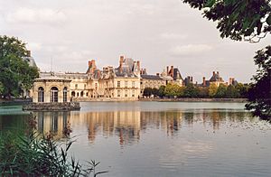 Archivo:Fontainebleau Chateau 01