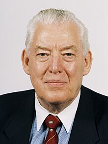 Ian Paisley, 1994 2 (cropped).jpg