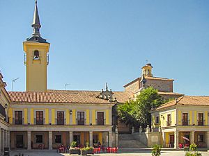Archivo:Iglesia y Plaza Mayor de Brunete edited